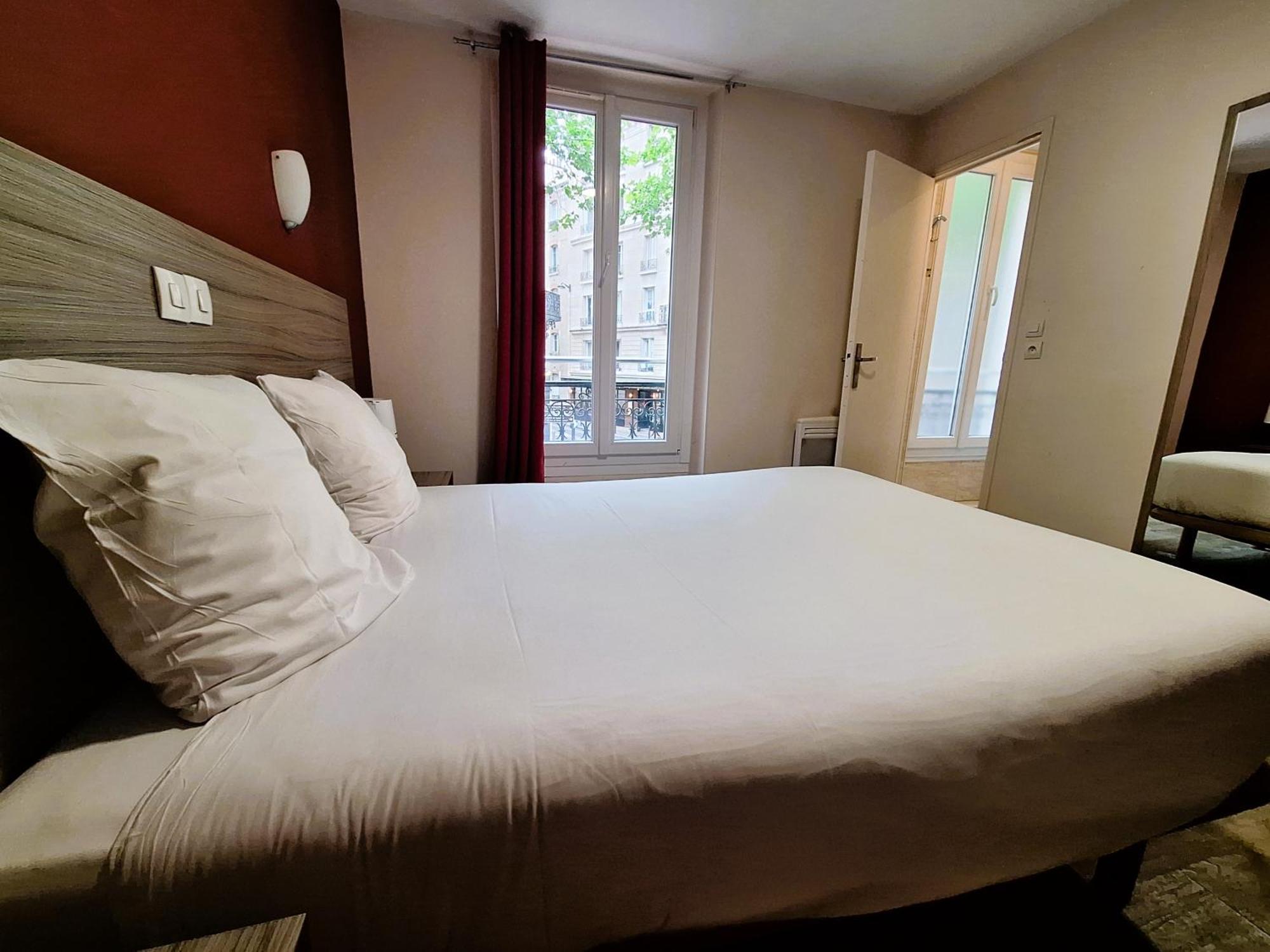 Hipotel Gambetta République 2* Parigi